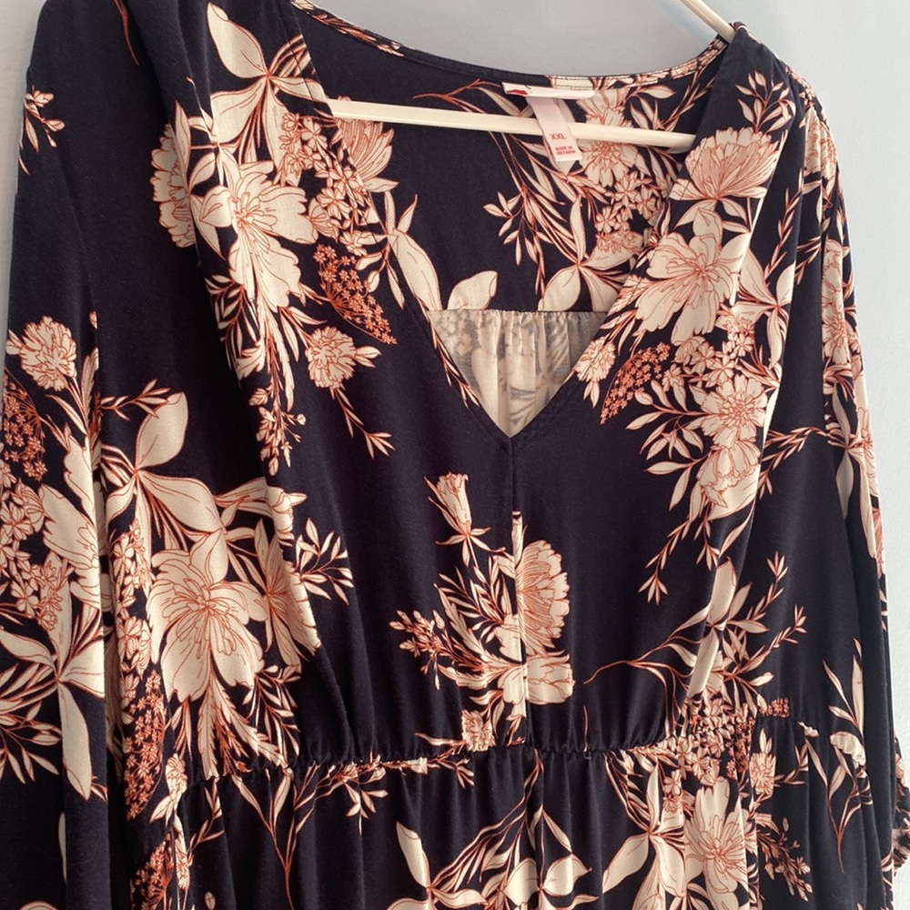 SALE!  Isabel Maternity Navy Floral Empire Waist Dress - Picture 4 of 8